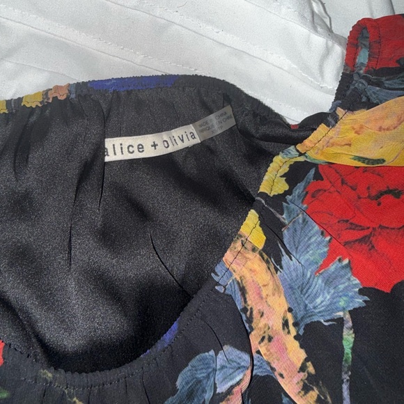 Alice + Olivia Alta Peasant Top in Floral Bird NWOT Shoulder Blouse XS Black - Picture 6 of 12